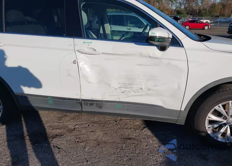 2018 Volkswagen Tiguan 2.0T Se/2.0T Sel z USA, uszkodzony, nr VIN 3VV3B7AX2JM033139